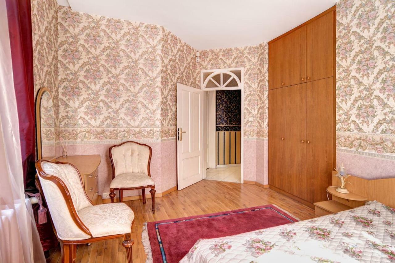 Aristocratic, Elegant, Designer Top Central Apartment София Экстерьер фото