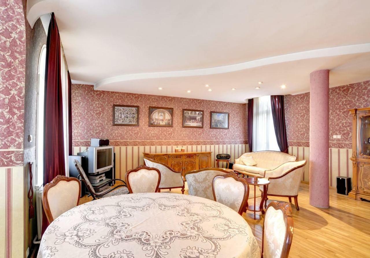 Aristocratic, Elegant, Designer Top Central Apartment София Экстерьер фото